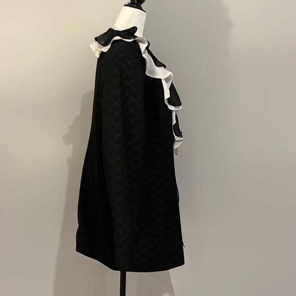 Donna Vinci Vintage Over Size Ruffled Black Blazer - Picture 5 of 17